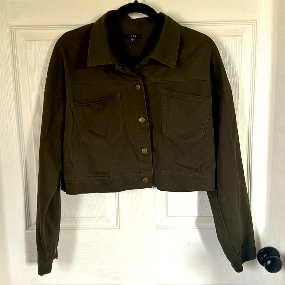 Brand: iris, hunter green size large crop jacket